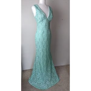 La Scala | Formal V-neck Sleeveless Floor Length Lace & Sequin Mermaid Gown Larg
